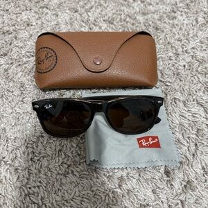Ray Ban New Wayfarer Classic Sunglasses RB2132 55-18 - Polished Light Havana